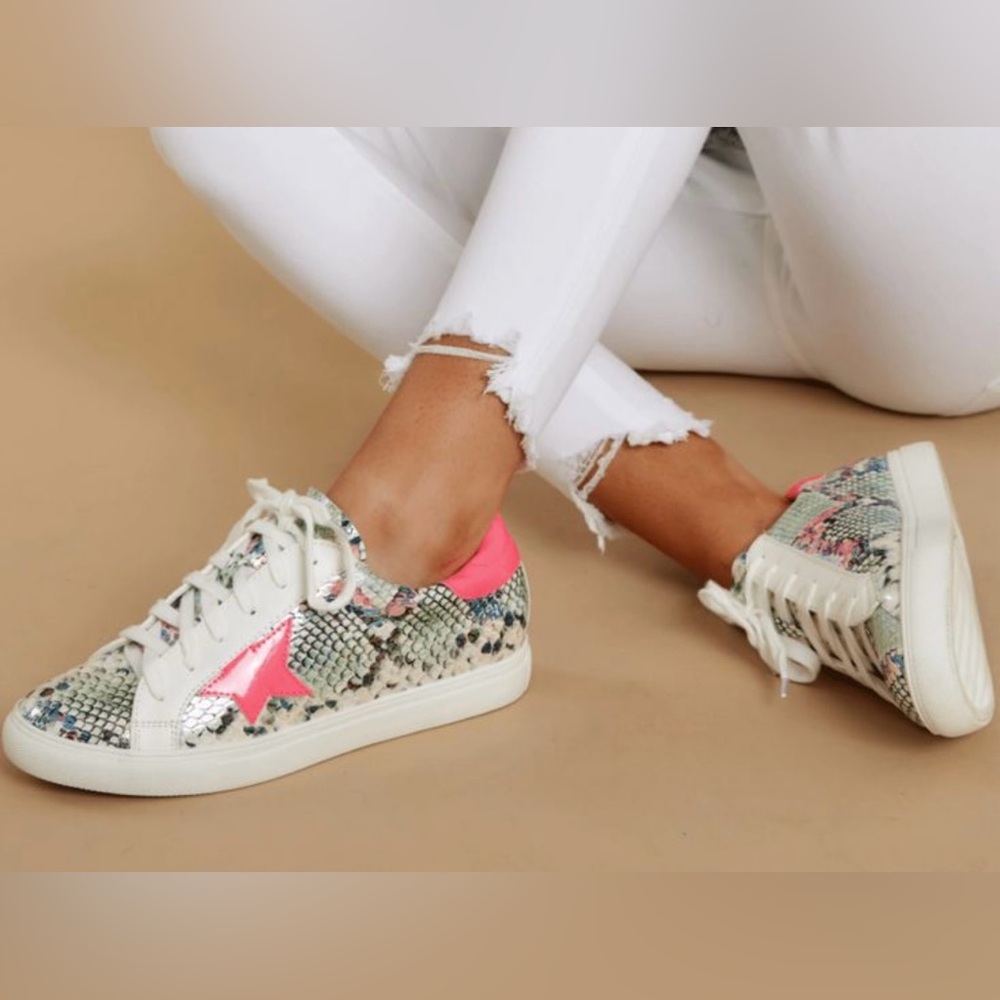 BRAND NEW Natural Breeze Multi Color Snake Skin pattern shoes size 7.5